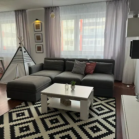 Rodinny V Srdci Piestan Apartment